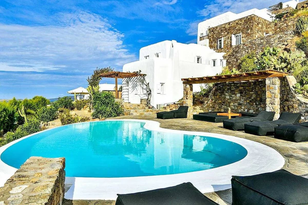 4BR Stunning Villa photo 2