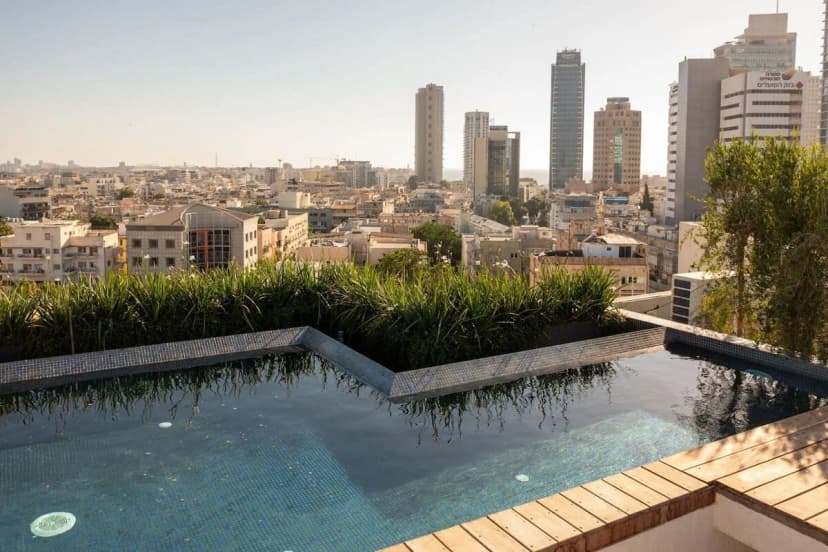 Penthouse & Private Pool on the rooftop of TLV