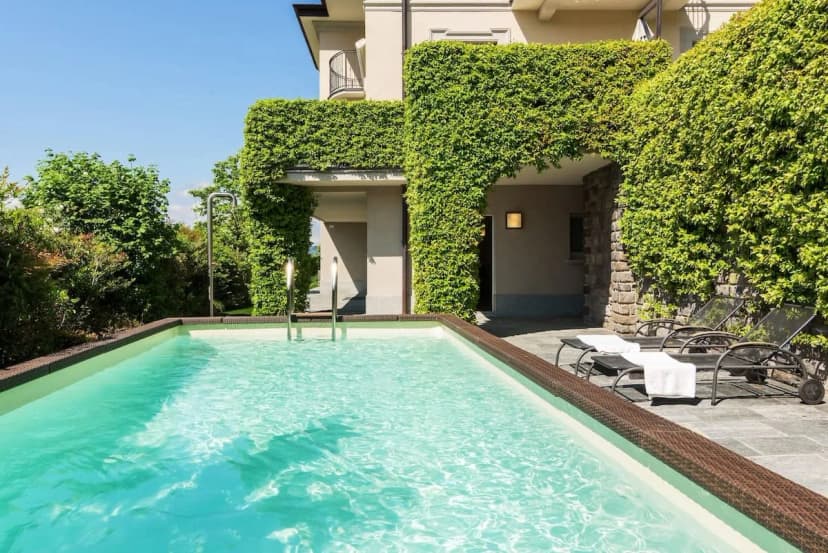 GORGEOUS, Modern & Luxurious Villa for 14 people!