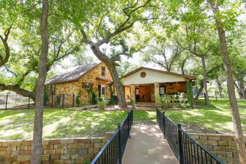 Creekside Retreat with Concierge in Austin