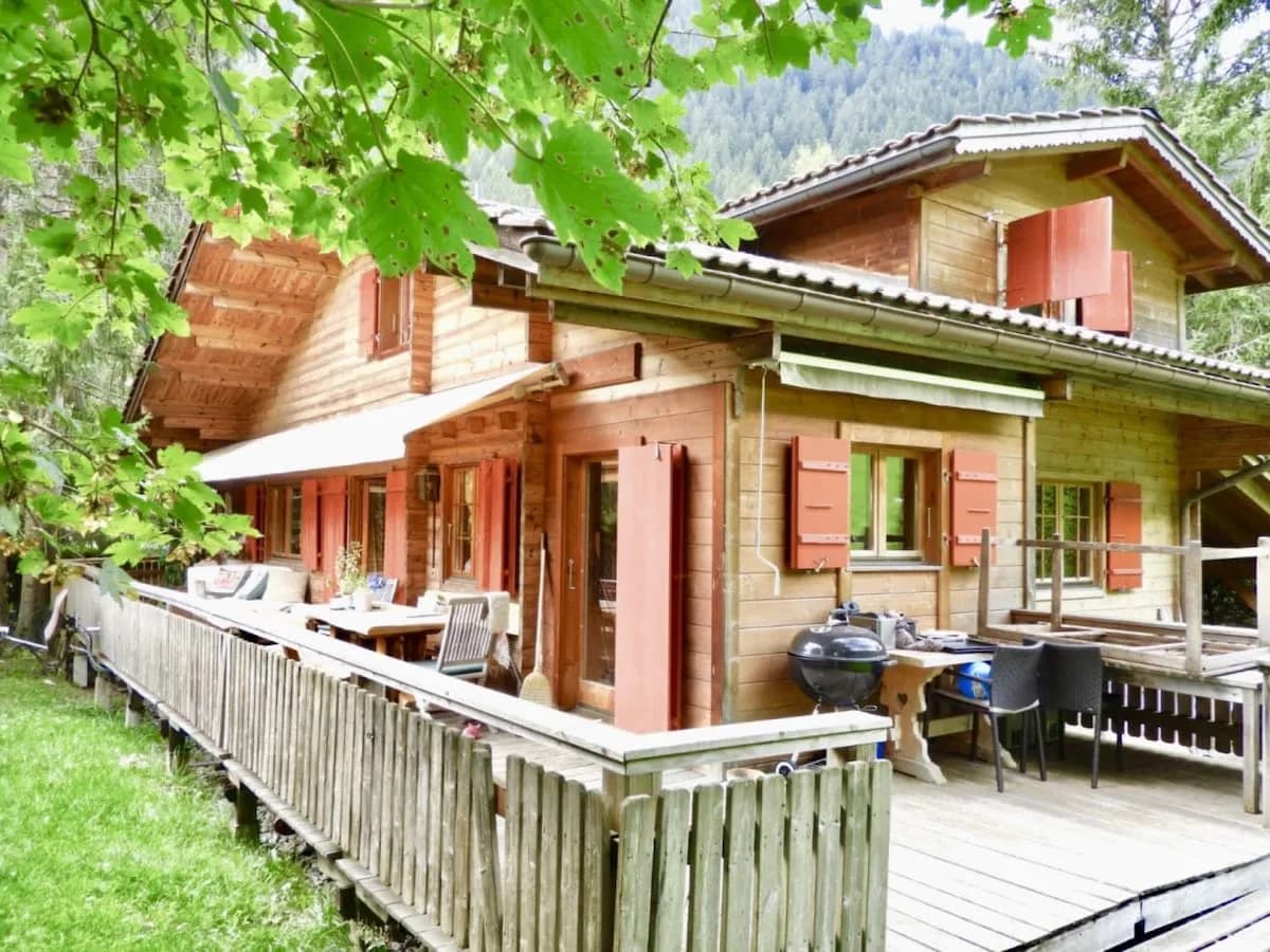 Exclusive, Charming 4 Bedroom Chalet near Gstaad