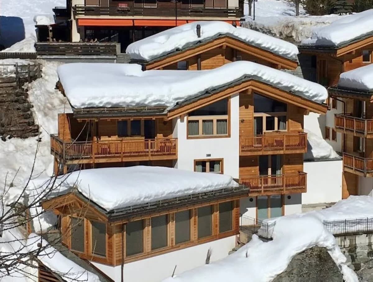 3 BR Modish Designed Chalet with Private Pool