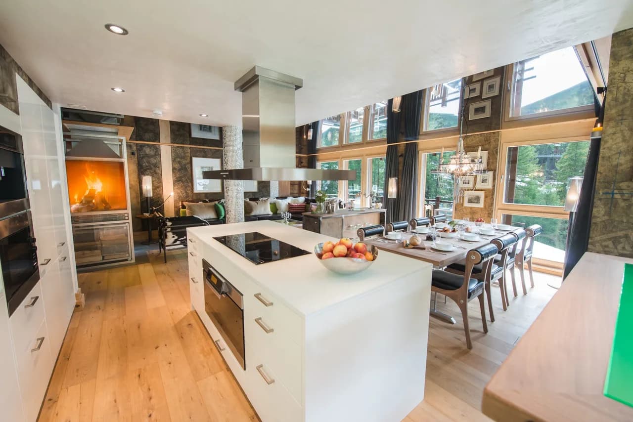 Luxury Ski-in/Ski-out Chalet in Zermatt photo 4