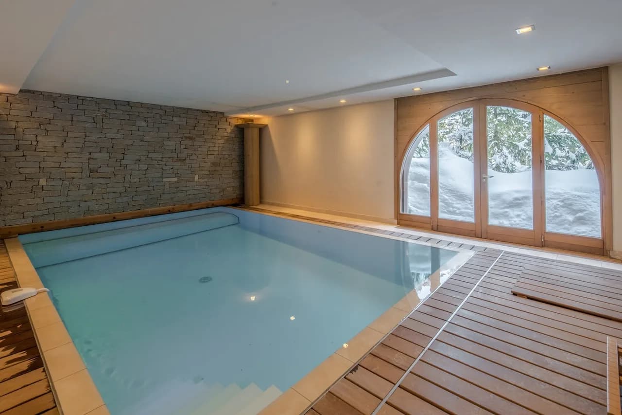 Stunning Deluxe Chalet with Pool and Wellness photo 5