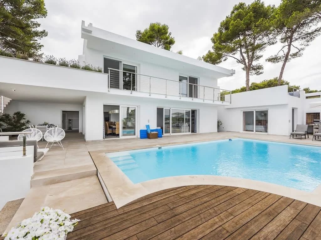 Stunning Luxury Villa photo 3
