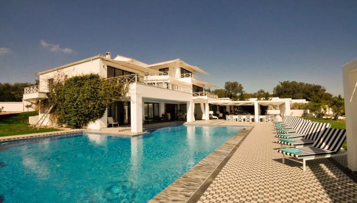 Huge Stunning Villa photo 2