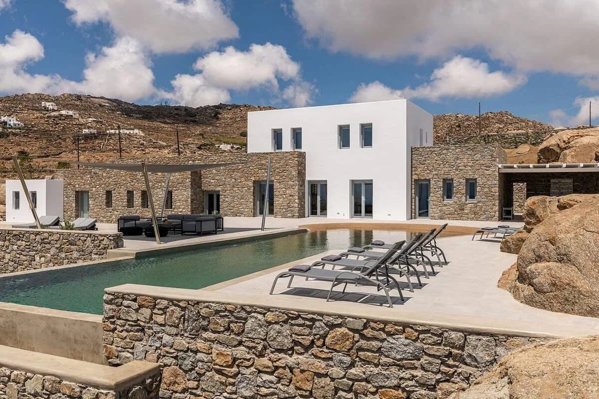 Exclusive Stunning 10 BR Villa