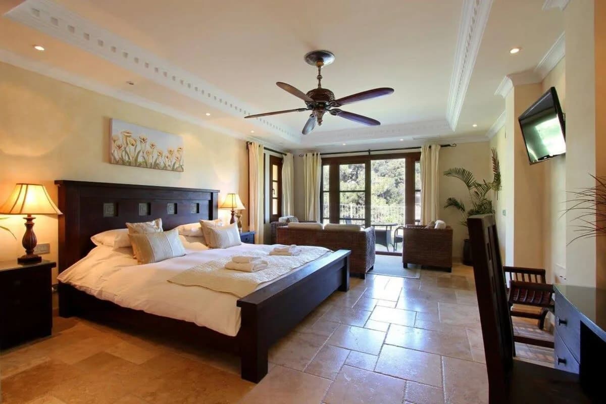 West Marbella's Prestigious Gem photo 3