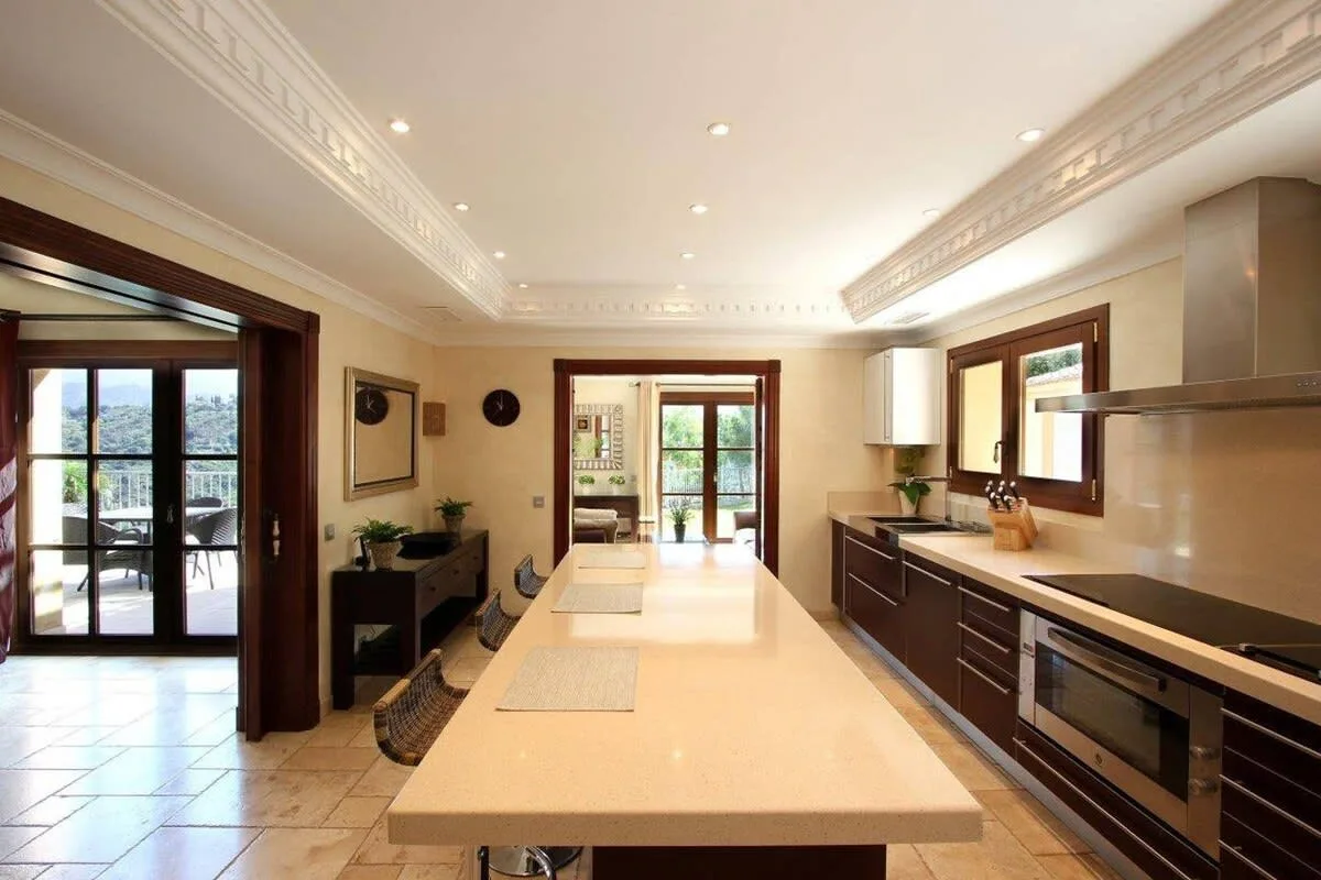 West Marbella's Prestigious Gem photo 4