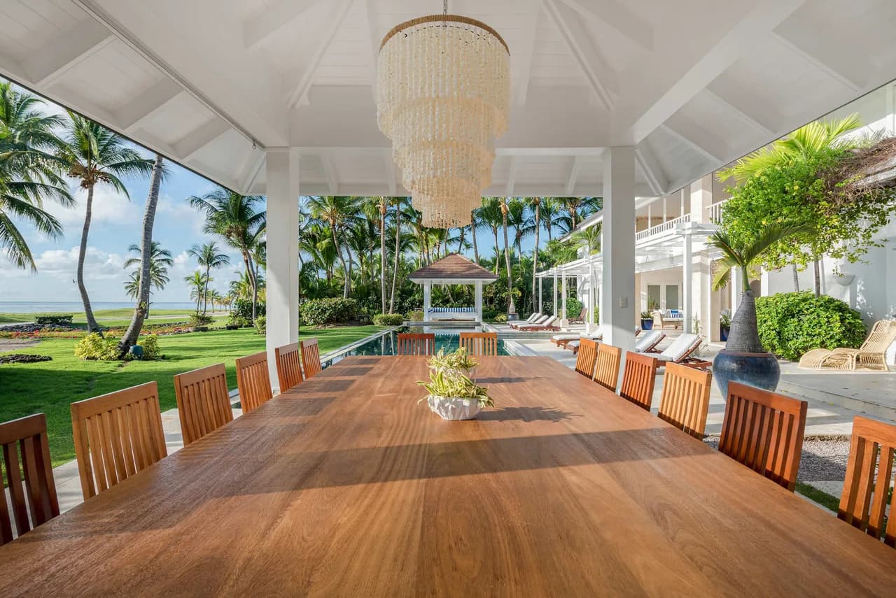 Oceanfront Five-Bedroom Villa in Punta Cana photo 5