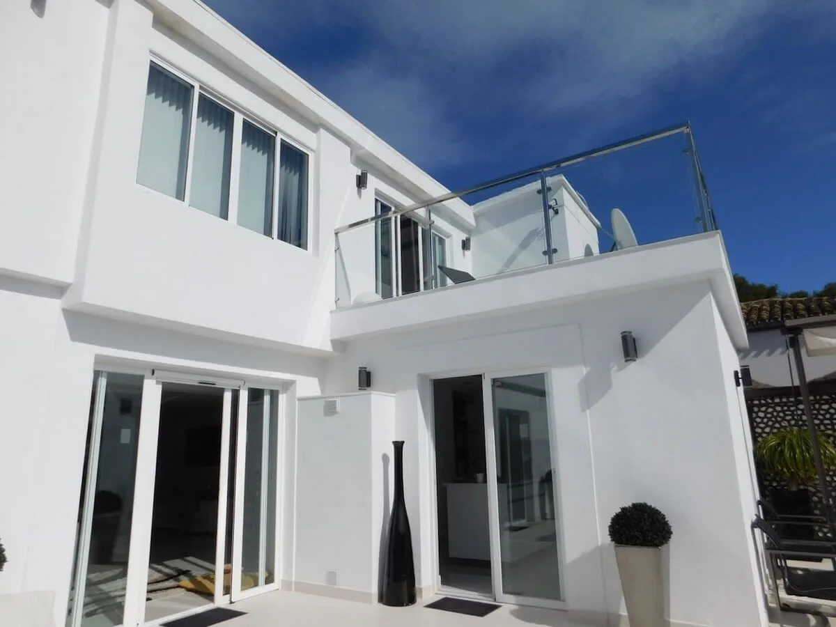 Luxury Modern 4 BR Villa photo 2