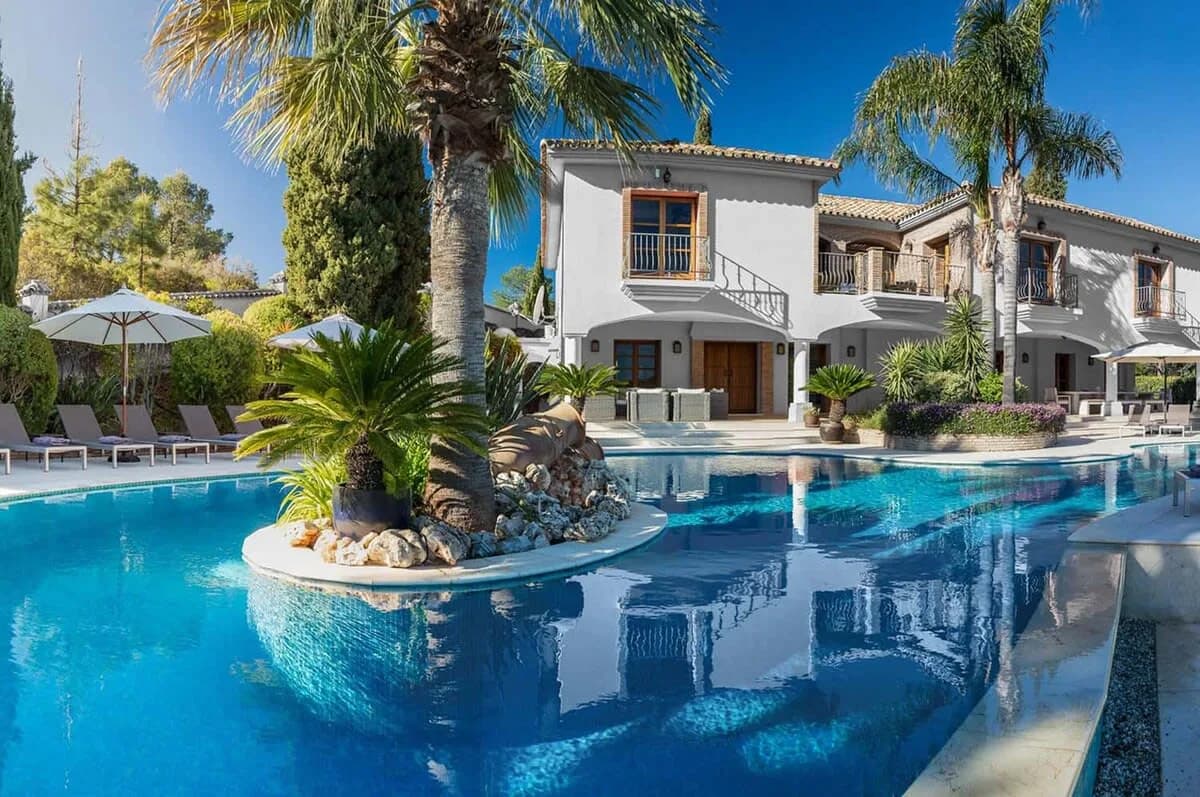 Deluxe Luxury Villa photo 2