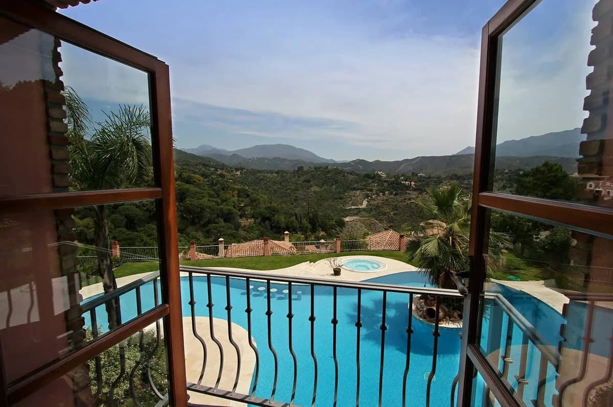 Deluxe Luxury Villa photo 3