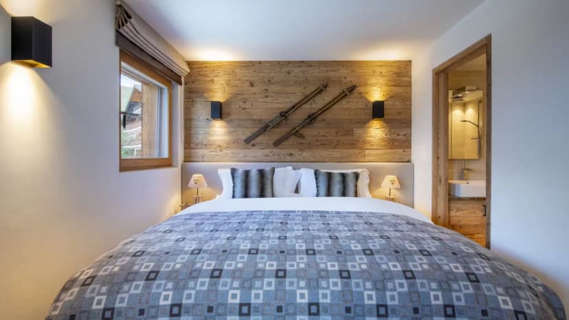 Expansive Mountain Chalet