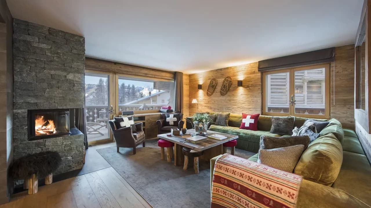 Expansive Mountain Chalet photo 2