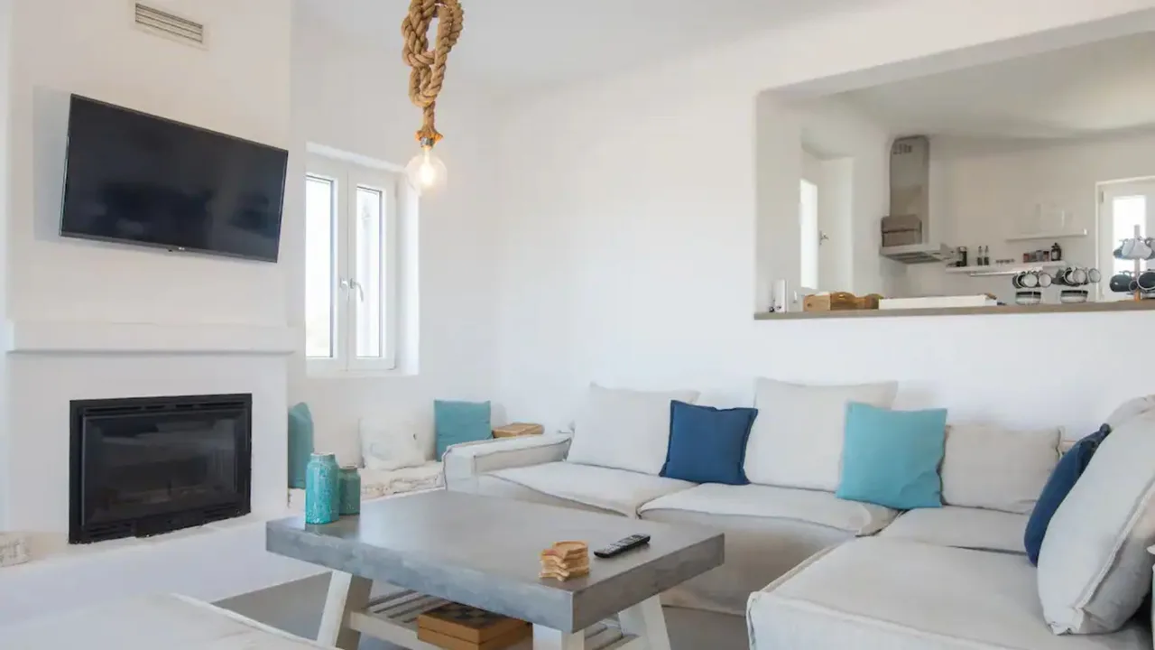 Sea Breeze Beachfront Villa photo 2