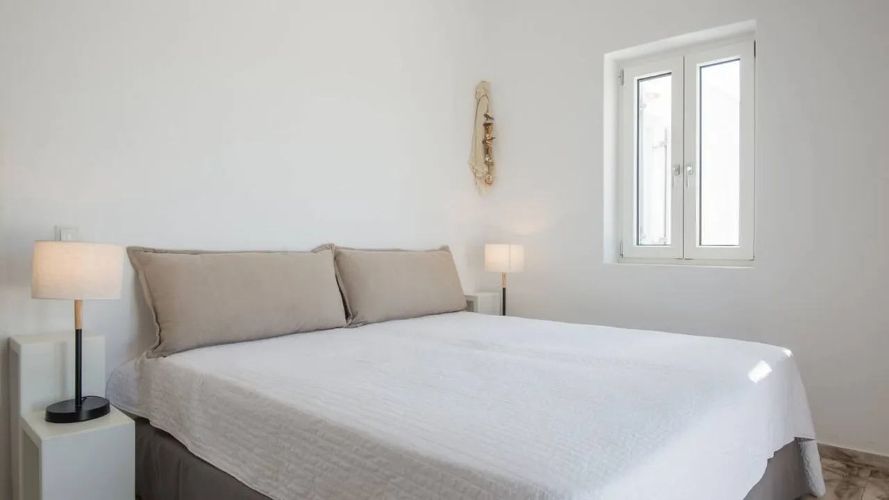 Sea Breeze Beachfront Villa photo 3