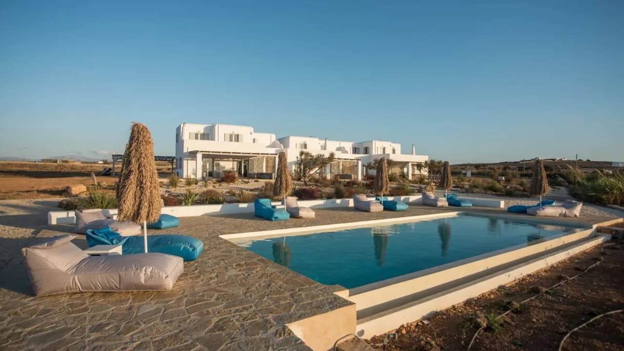 Sea Breeze Beachfront Villa photo 4
