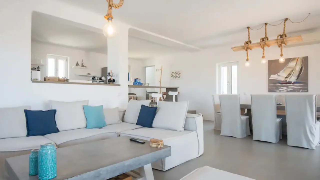 Sea Breeze Beachfront Villa photo 5