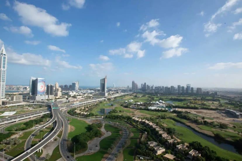 Luxurious and Glamorous Flat Facing Dubai Skyline