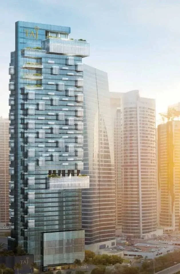 Luxurious and Glamorous Flat Facing Dubai Skyline photo 2