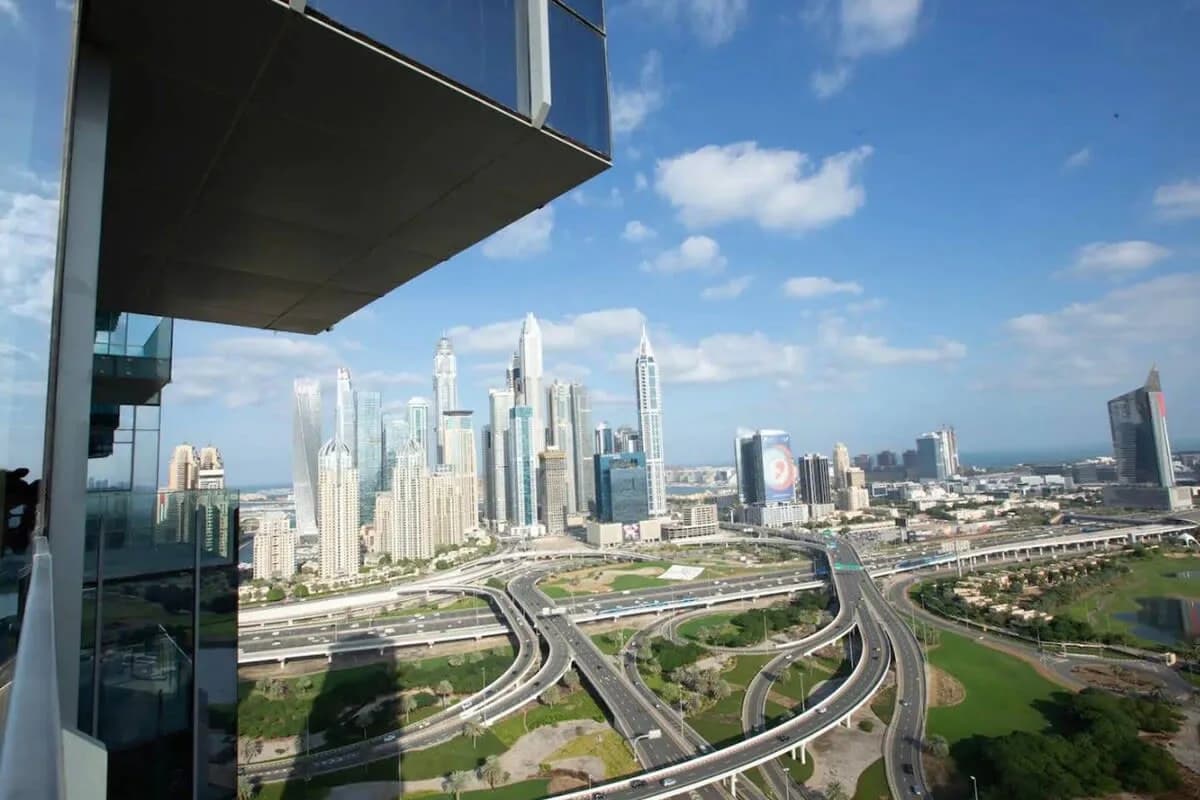 Luxurious and Glamorous Flat Facing Dubai Skyline photo 3