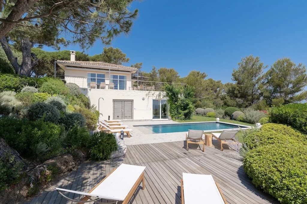 Elegant Villa overlooking the Sea photo 2