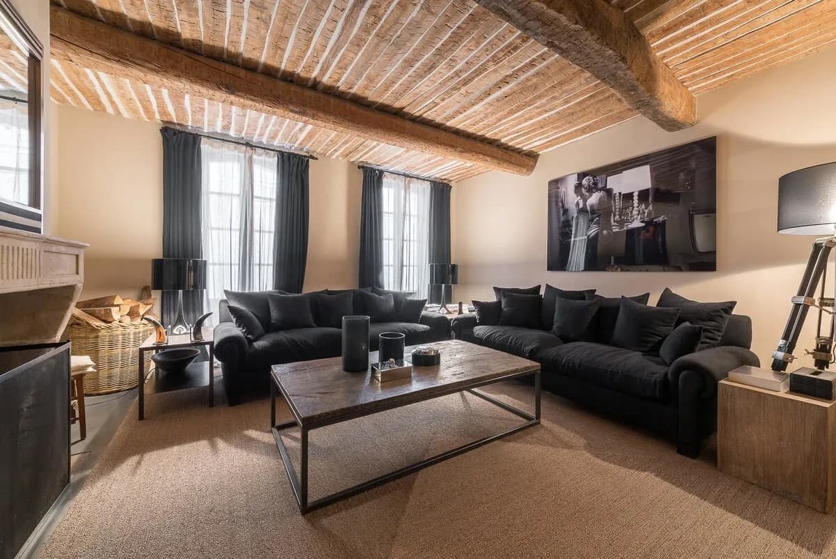 Remarkable Flat at the Heart of the Old Village photo 3