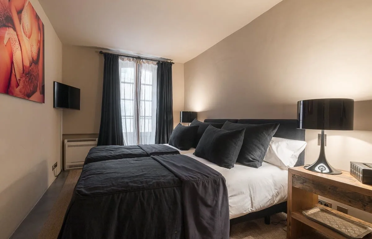Remarkable Flat at the Heart of the Old Village photo 5