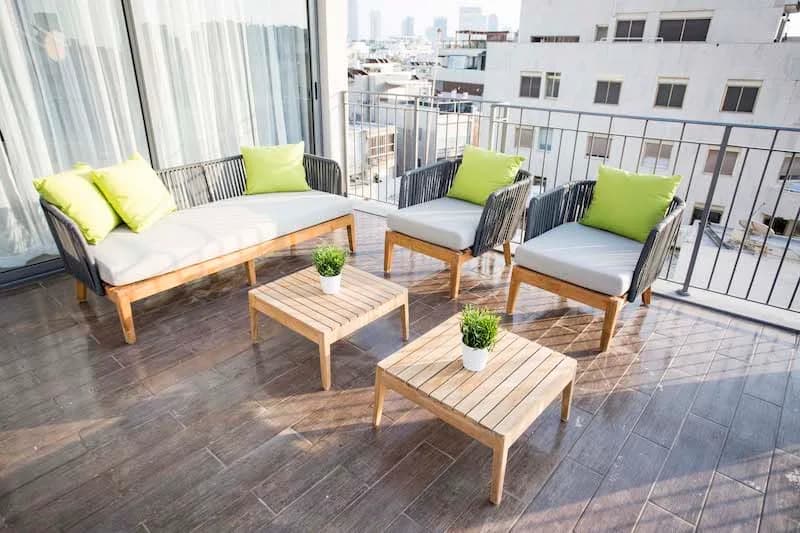 High Standard Mini Penthouse w/ Private Balcony photo 2