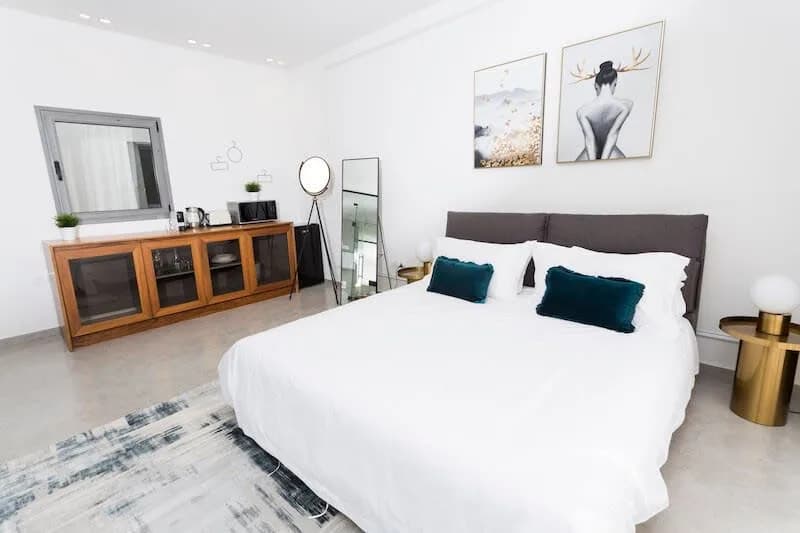 High Standard Mini Penthouse w/ Private Balcony photo 5