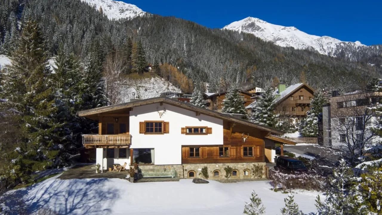 Alpine Getaway With Gym and Sauna photo 2