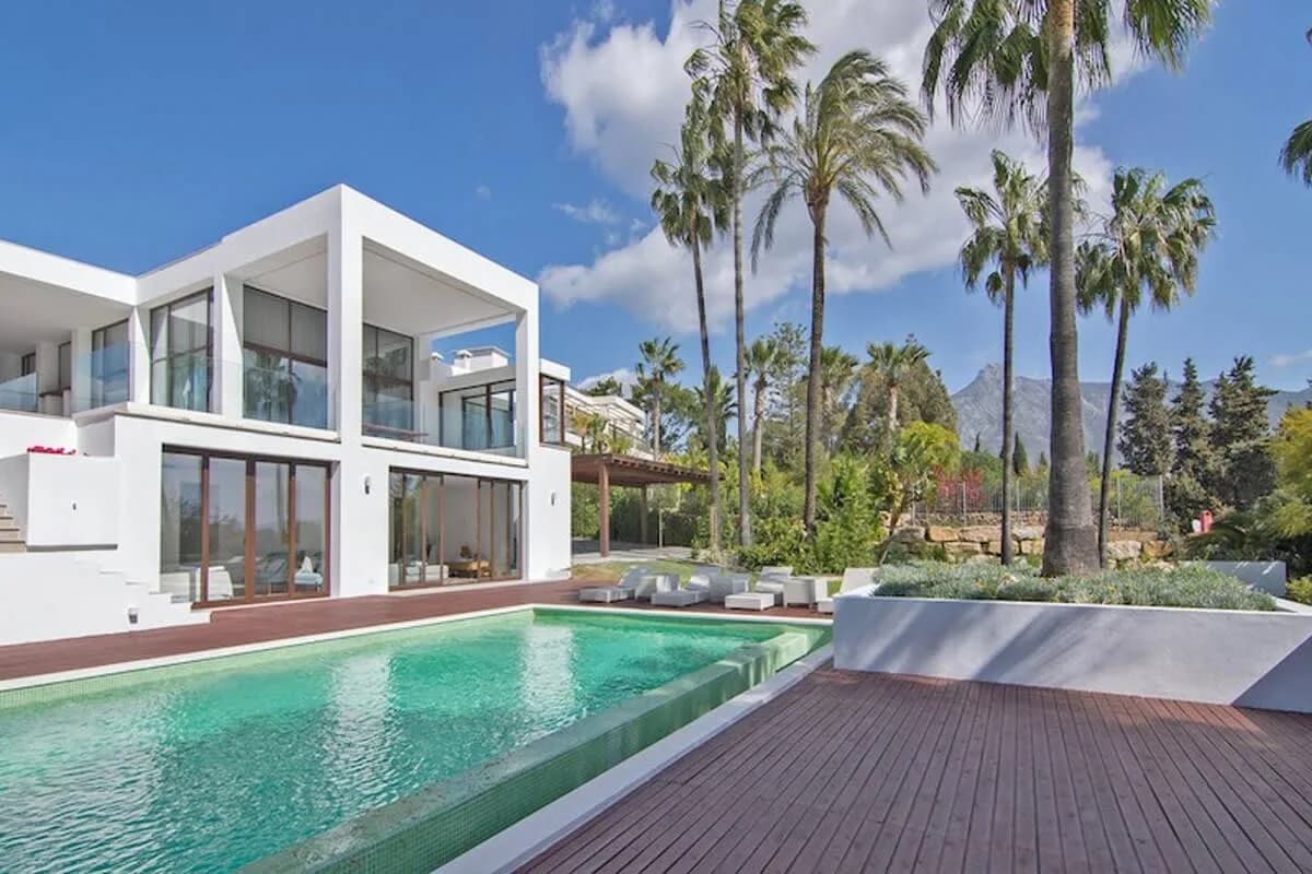 Grand Modern Villa with Fabulous Sea Views