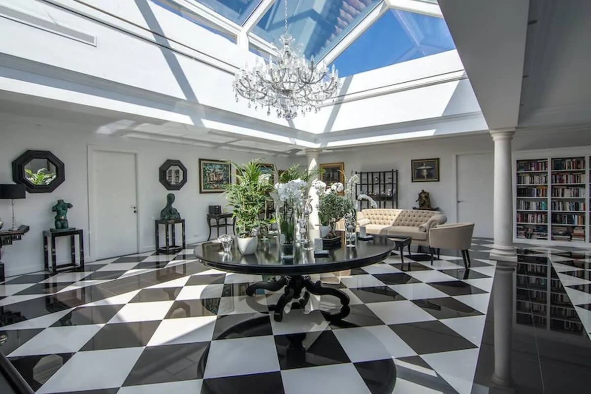 Spanish Art and Tech Villa with Wellness Hub photo 3