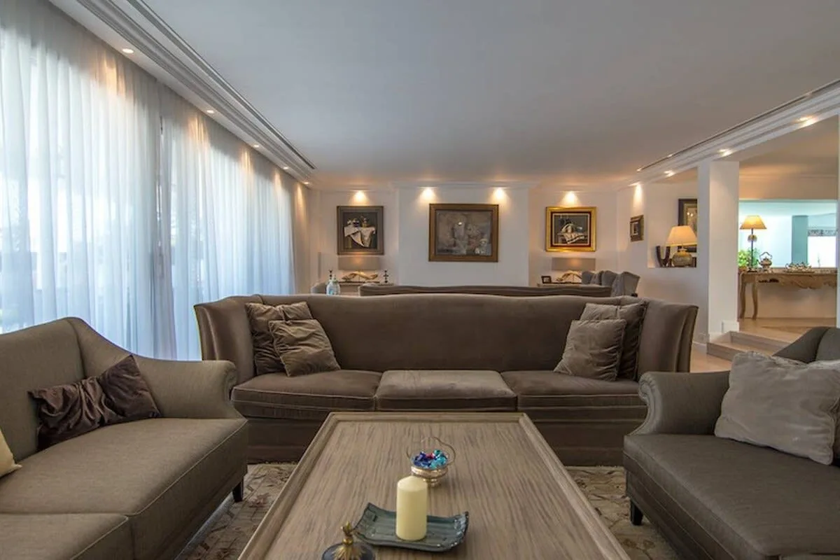 Spanish Art and Tech Villa with Wellness Hub photo 5