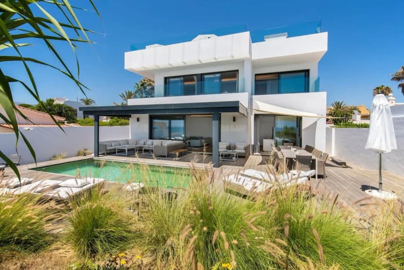 Sophisticated Prime Villa with Magnificent Sunset