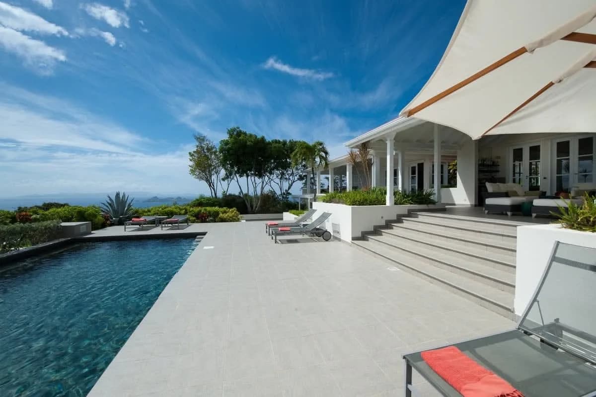 Stunning 4 BR Villa with Spectacular Sunset Views photo 2