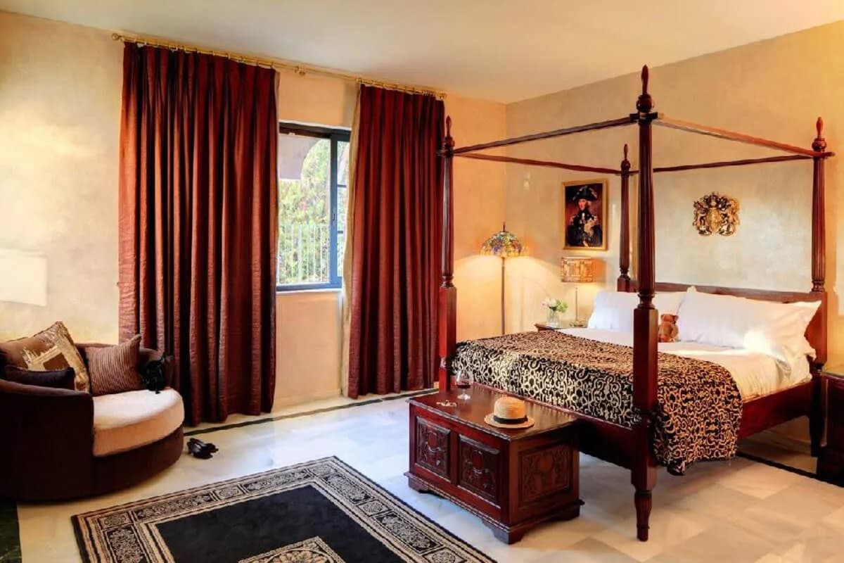 Luxury 10-Bedroom Villa in Marbella photo 4