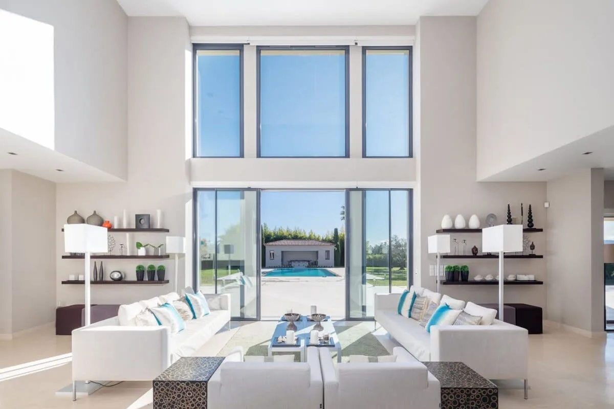 Fresh Deluxe Villa with Vast Pool House photo 2