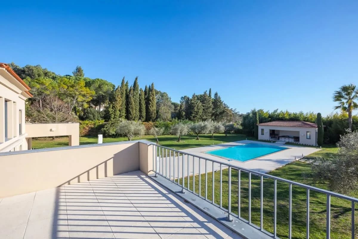 Fresh Deluxe Villa with Vast Pool House photo 5