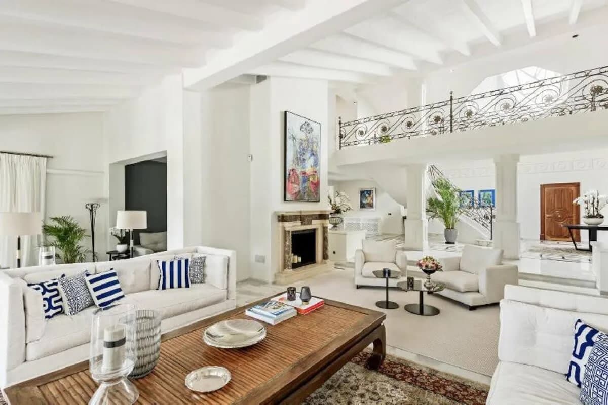 Marvelous Beachfront Mansion in Los Monteros photo 3