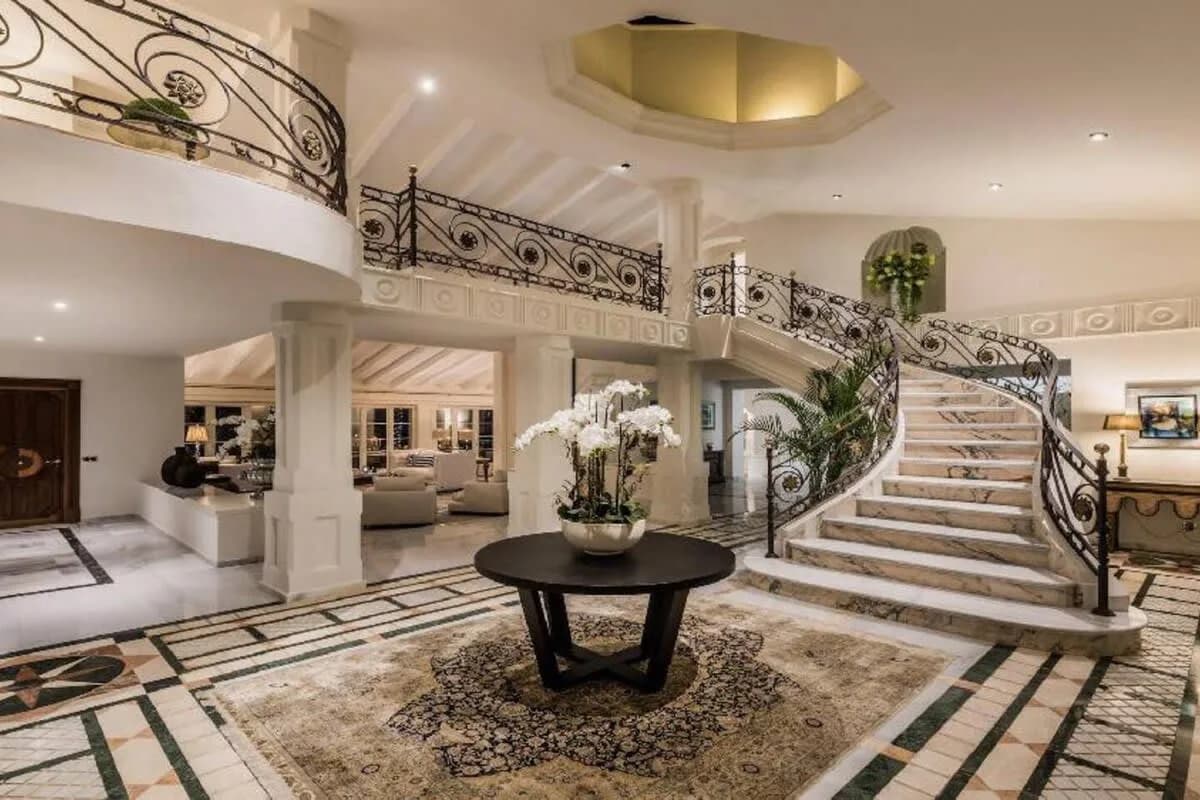Marvelous Beachfront Mansion in Los Monteros photo 5