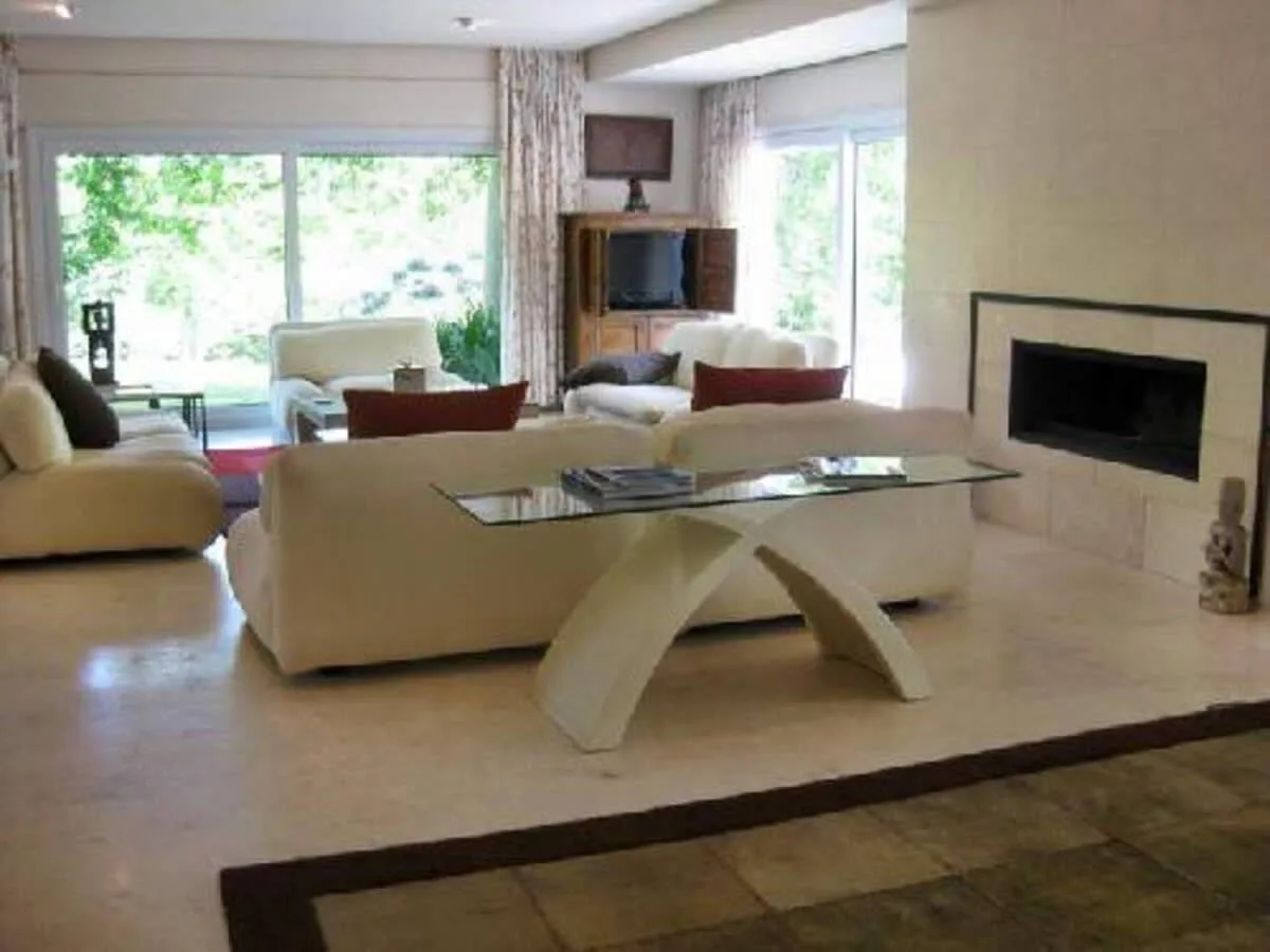 Classy Modern Villa in Nueva Andalucia photo 4
