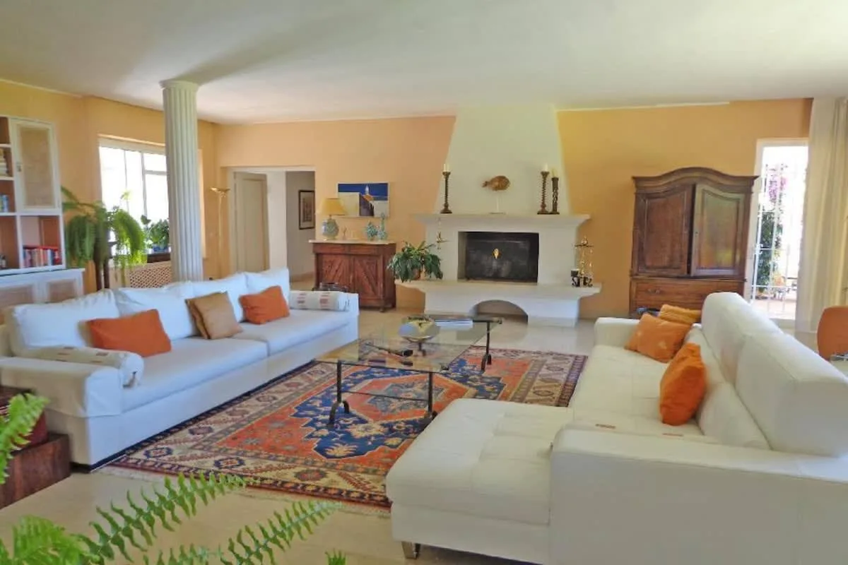 Beachfront Villa with Heated Pool photo 3