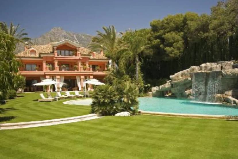 Prestigeous 12 BR Mansion with Two Private Pools