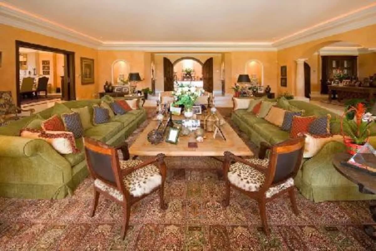 Prestigeous 12 BR Mansion with Two Private Pools photo 2