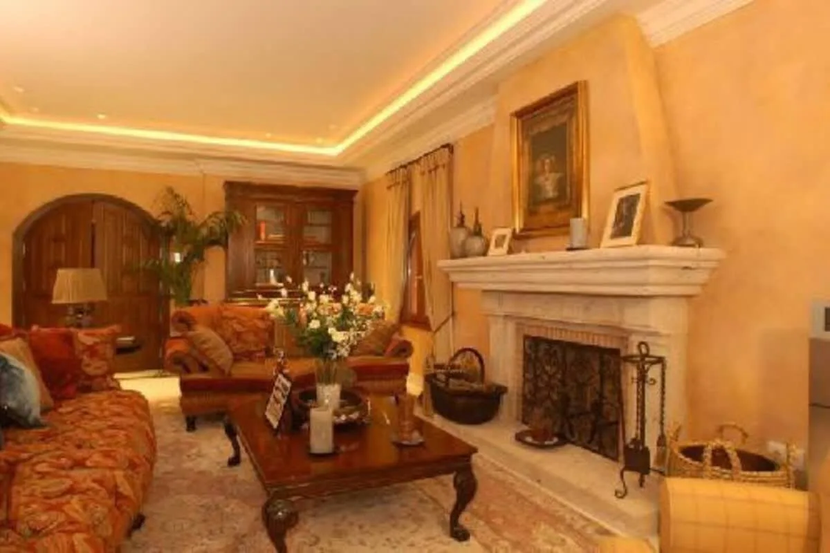 Prestigeous 12 BR Mansion with Two Private Pools photo 3