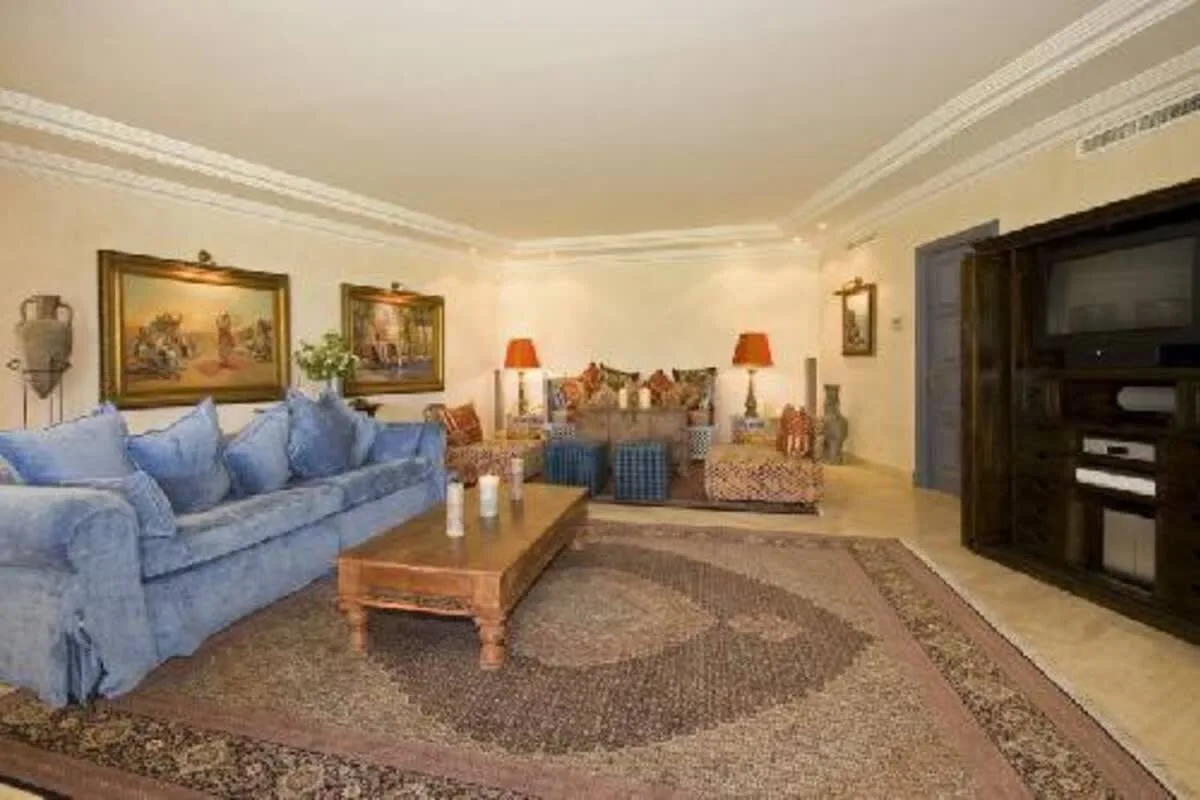 Prestigeous 12 BR Mansion with Two Private Pools photo 4