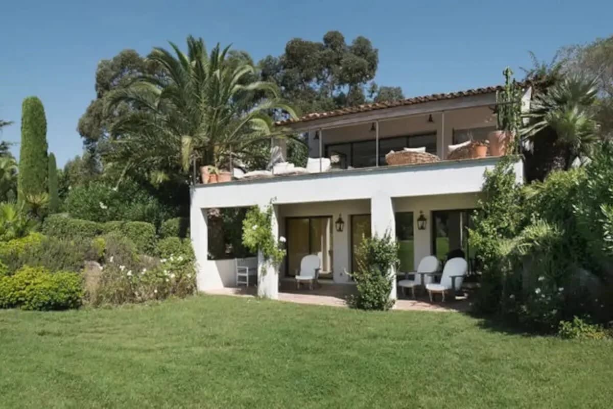 Beautiful Villa With An Enormous Garden
