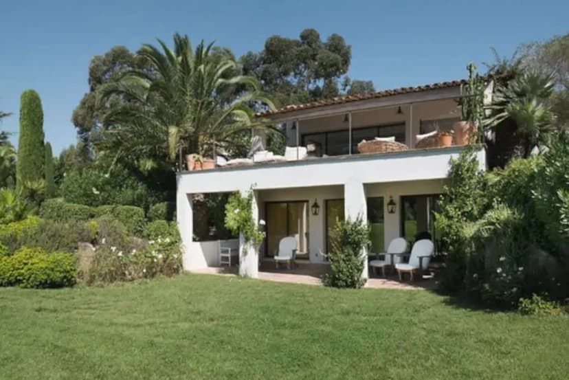 Beautiful Villa With An Enormous Garden